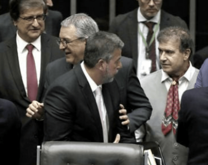 A ÁGUIA DE DUAS CABEÇAS DO&nbsp;ORÇAMENTO